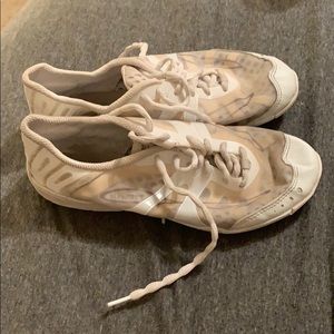 Nfinity cheer shoes size 6.5